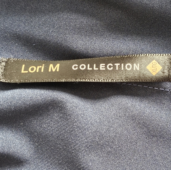 Woman's Dress - Picture 6 of 8